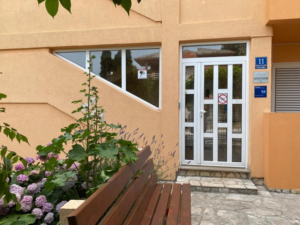 Apartments Villa Viktoria Тиват Экстерьер фото