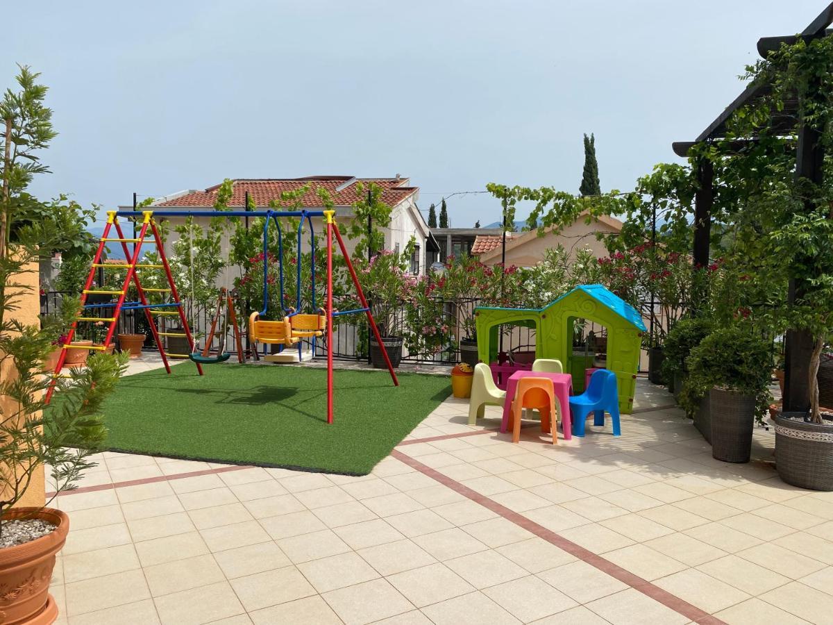 Apartments Villa Viktoria Тиват Экстерьер фото