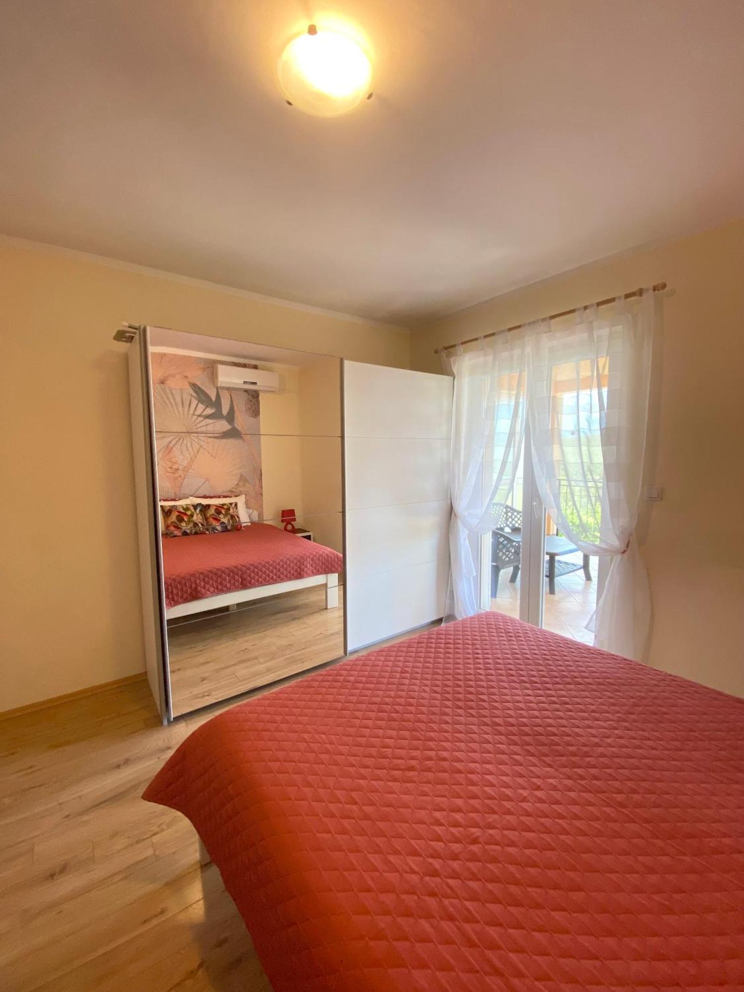 Apartments Villa Viktoria Тиват Экстерьер фото