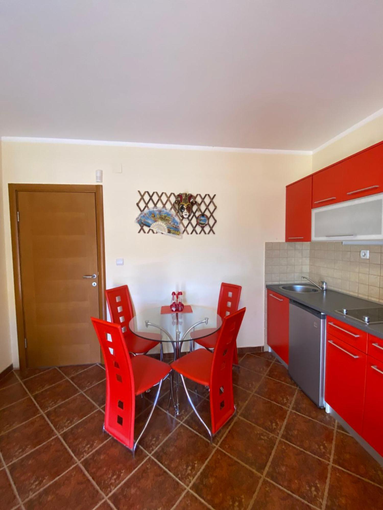 Apartments Villa Viktoria Тиват Экстерьер фото