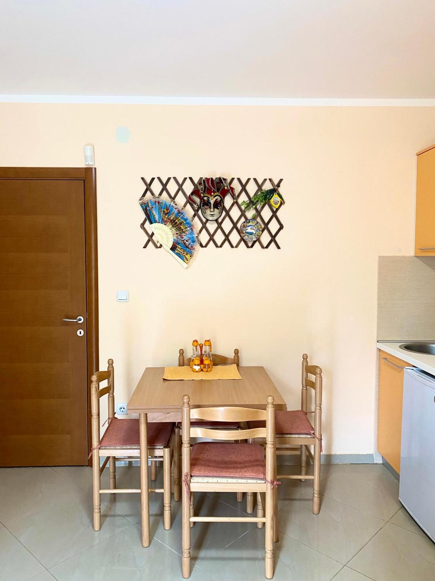Apartments Villa Viktoria Тиват Экстерьер фото