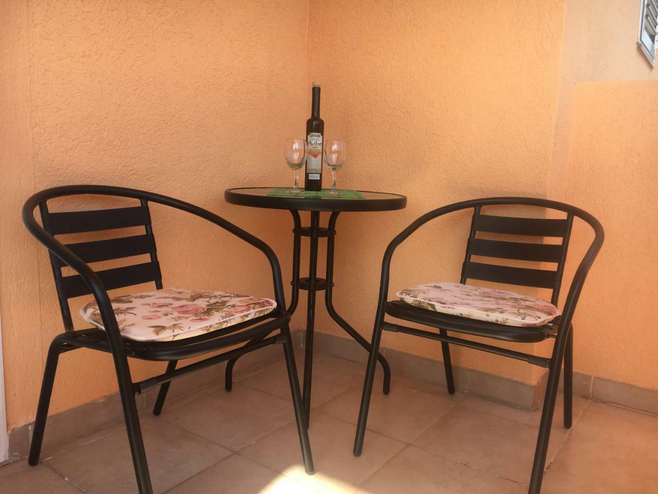 Apartments Villa Viktoria Тиват Экстерьер фото