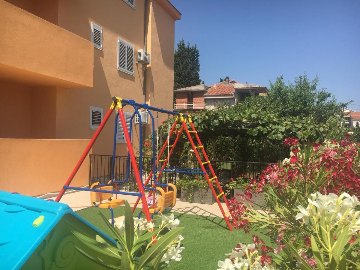 Apartments Villa Viktoria Тиват Экстерьер фото